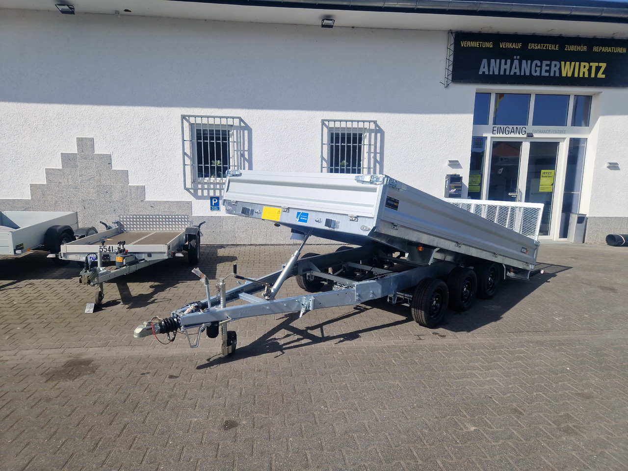 Variant Maschinentransporter 3543 UX Maxi Load LED Tridem Parabelfederung 3500kg - קרון נגרר עם מזהיר: תמונה 1 Variant Maschinentransporter 3543 UX Maxi Load LED Tridem Parabelfederung 3500kg - קרון נגרר עם מזהיר: תמונה 1