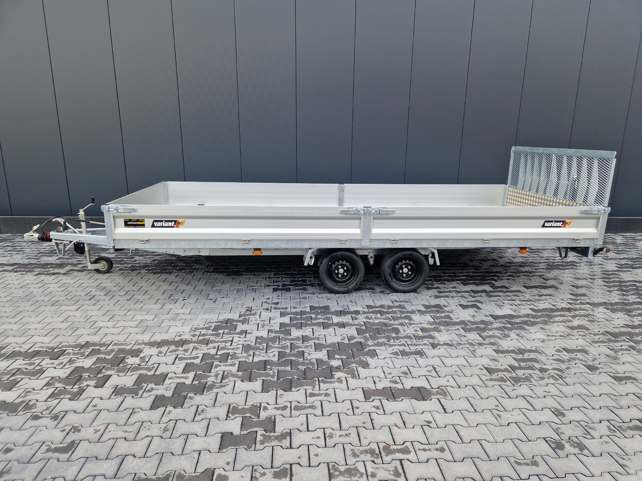 Variant Maschinentransporter 3552 UX Maxi Load 520x210x30cm Tandem Parabelfederung LED 3500kg - קרון נגרר לצמחים: תמונה 2 Variant Maschinentransporter 3552 UX Maxi Load 520x210x30cm Tandem Parabelfederung LED 3500kg - קרון נגרר לצמחים: תמונה 2