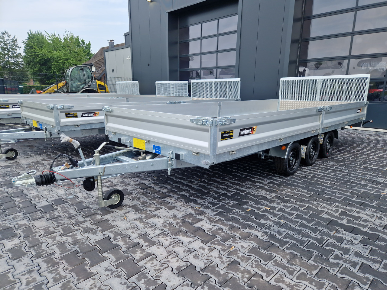 Variant Maschinentransporter 3553 UX Maxi LOAD blackline LED Tridem Parabel 3500kg - קרון נגרר לצמחים: תמונה 1 Variant Maschinentransporter 3553 UX Maxi LOAD blackline LED Tridem Parabel 3500kg - קרון נגרר לצמחים: תמונה 1