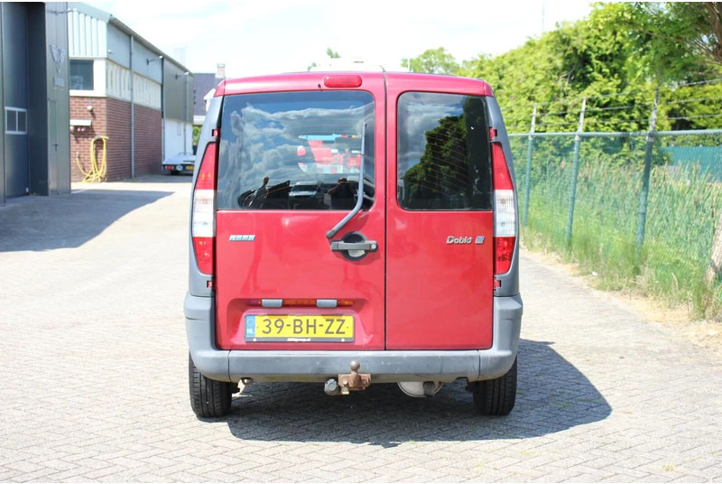 Fiat Doblò Cargo 1.9 JTD SCHUIFDEUR - כלי רכב מסחרי עם לוח: תמונה 4 Fiat Doblò Cargo 1.9 JTD SCHUIFDEUR - כלי רכב מסחרי עם לוח: תמונה 4