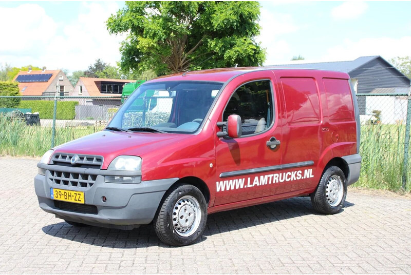Fiat Doblò Cargo 1.9 JTD SCHUIFDEUR - כלי רכב מסחרי עם לוח: תמונה 1 Fiat Doblò Cargo 1.9 JTD SCHUIFDEUR - כלי רכב מסחרי עם לוח: תמונה 1