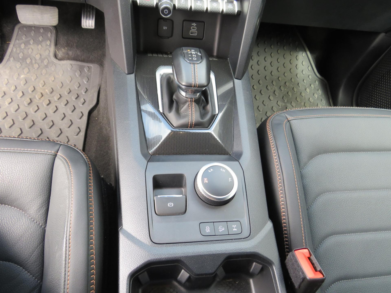 VOLKSWAGEN Amarok PanAmericana 3.0 TDI 177 kW Doka 4MOTION ZV - טנדר, כלי רכב מסחרי קומבי: תמונה 4 VOLKSWAGEN Amarok PanAmericana 3.0 TDI 177 kW Doka 4MOTION ZV - טנדר, כלי רכב מסחרי קומבי: תמונה 4