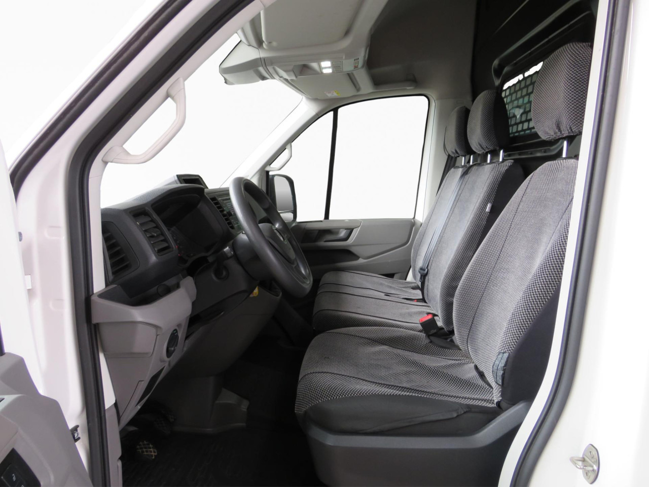 כלי רכב מסחרי עם לוח VOLKSWAGEN Crafter 35 L3H3 Kasten Euro6 Klima ZV: תמונה 15 כלי רכב מסחרי עם לוח VOLKSWAGEN Crafter 35 L3H3 Kasten Euro6 Klima ZV: תמונה 15