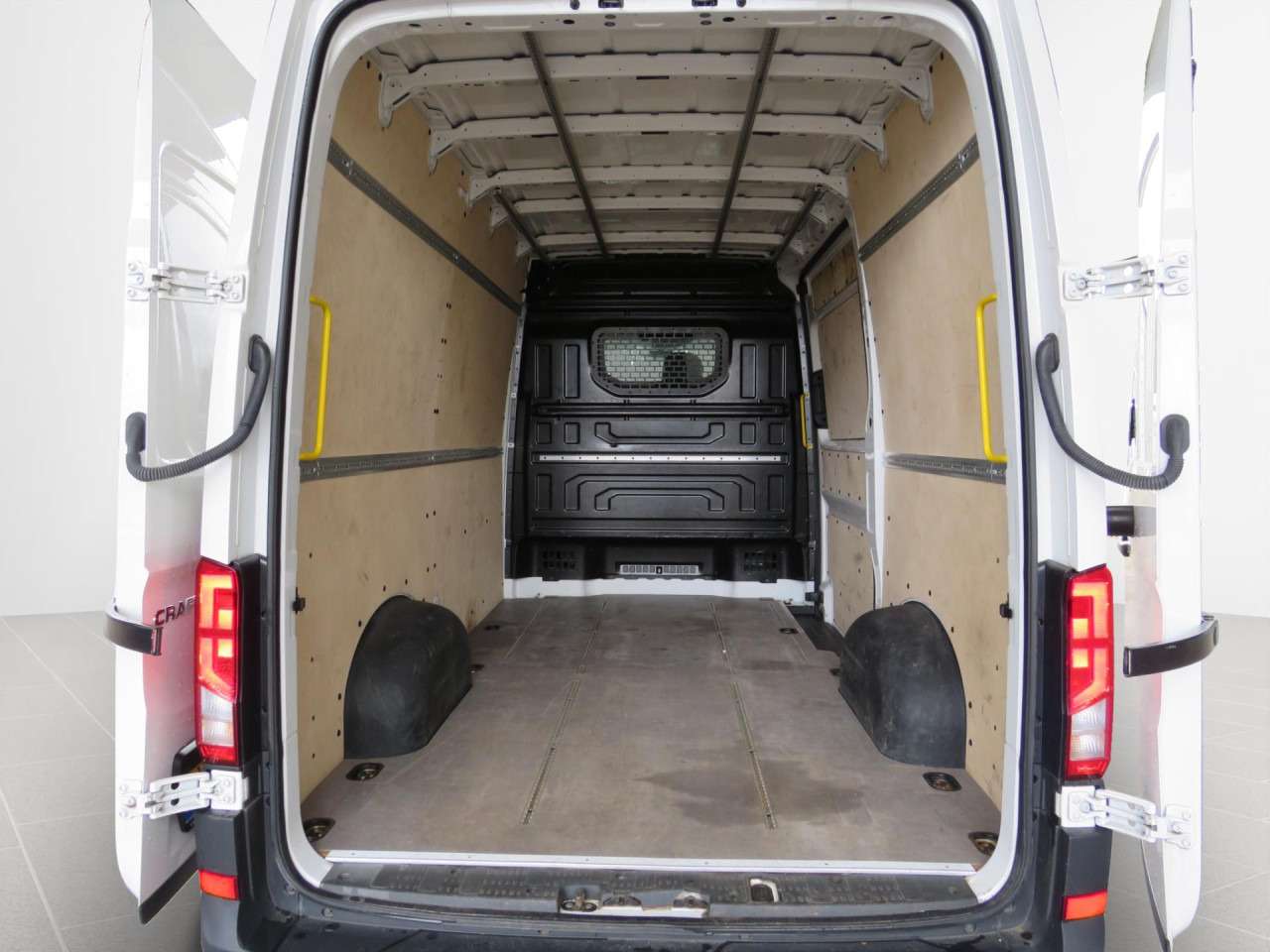 כלי רכב מסחרי עם לוח VOLKSWAGEN Crafter 35 L3H3 Kasten Euro6 Klima ZV: תמונה 7 כלי רכב מסחרי עם לוח VOLKSWAGEN Crafter 35 L3H3 Kasten Euro6 Klima ZV: תמונה 7