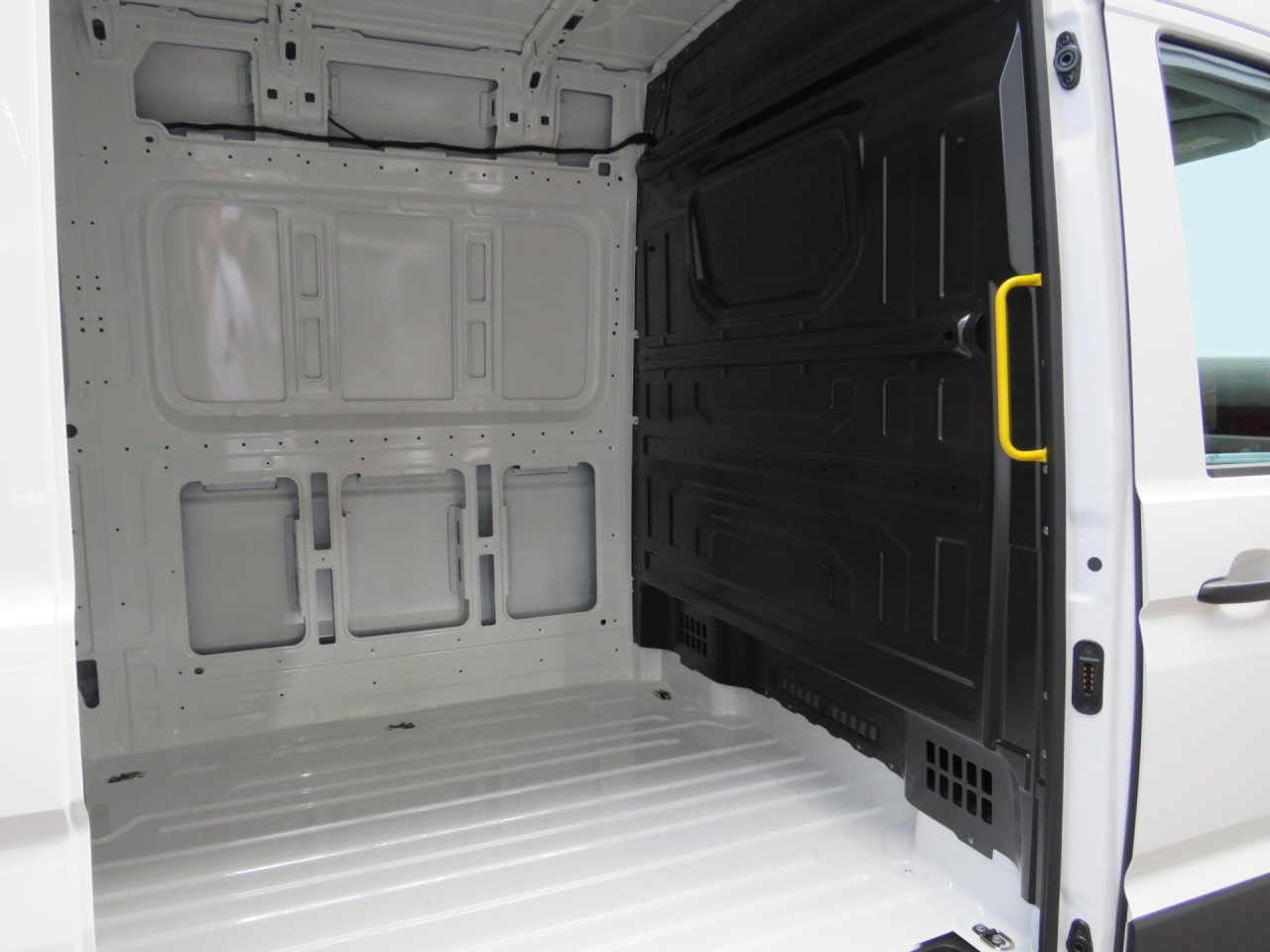 כלי רכב מסחרי עם לוח VOLKSWAGEN Crafter 35 L3H3 Kasten Klima ZV: תמונה 7