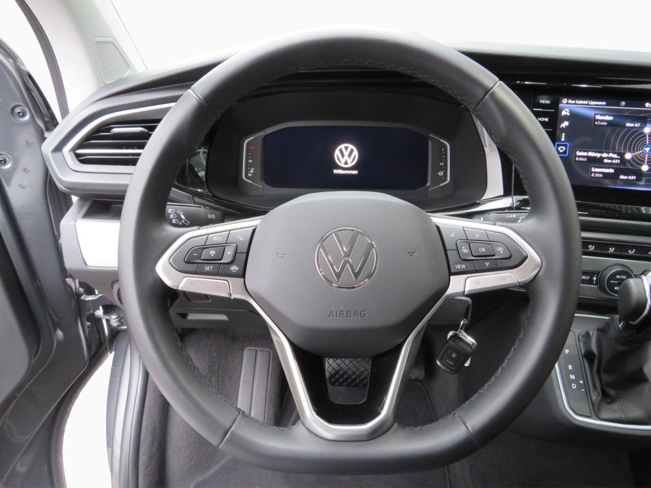 VOLKSWAGEN T6.1 Multivan Comfortline Edition Court Bluetooth - מכונית: תמונה 3 VOLKSWAGEN T6.1 Multivan Comfortline Edition Court Bluetooth - מכונית: תמונה 3
