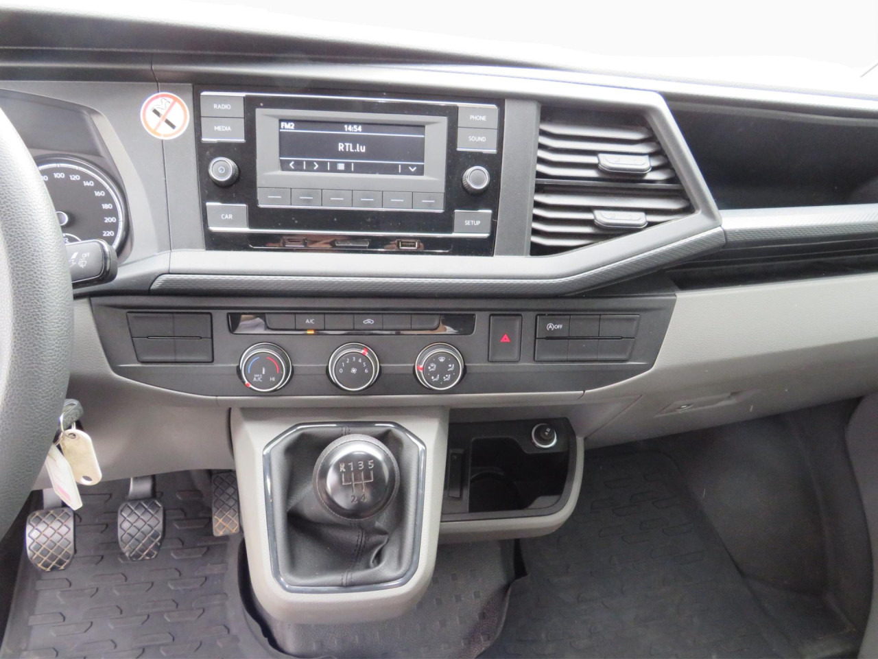 VOLKSWAGEN T6.1 Transporter 2.0 TDI Kasten Klima ZV - כלי רכב מסחרי קטן: תמונה 3 VOLKSWAGEN T6.1 Transporter 2.0 TDI Kasten Klima ZV - כלי רכב מסחרי קטן: תמונה 3