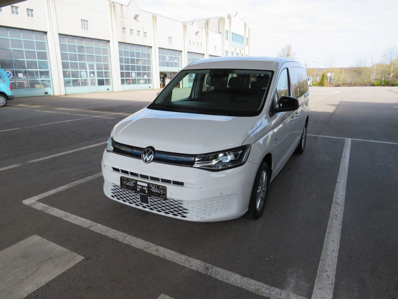 Volkswagen Caddy Maxi 2.0 TDI Rollstuhlumbau Taxirampe - מכונית: תמונה 2 Volkswagen Caddy Maxi 2.0 TDI Rollstuhlumbau Taxirampe - מכונית: תמונה 2