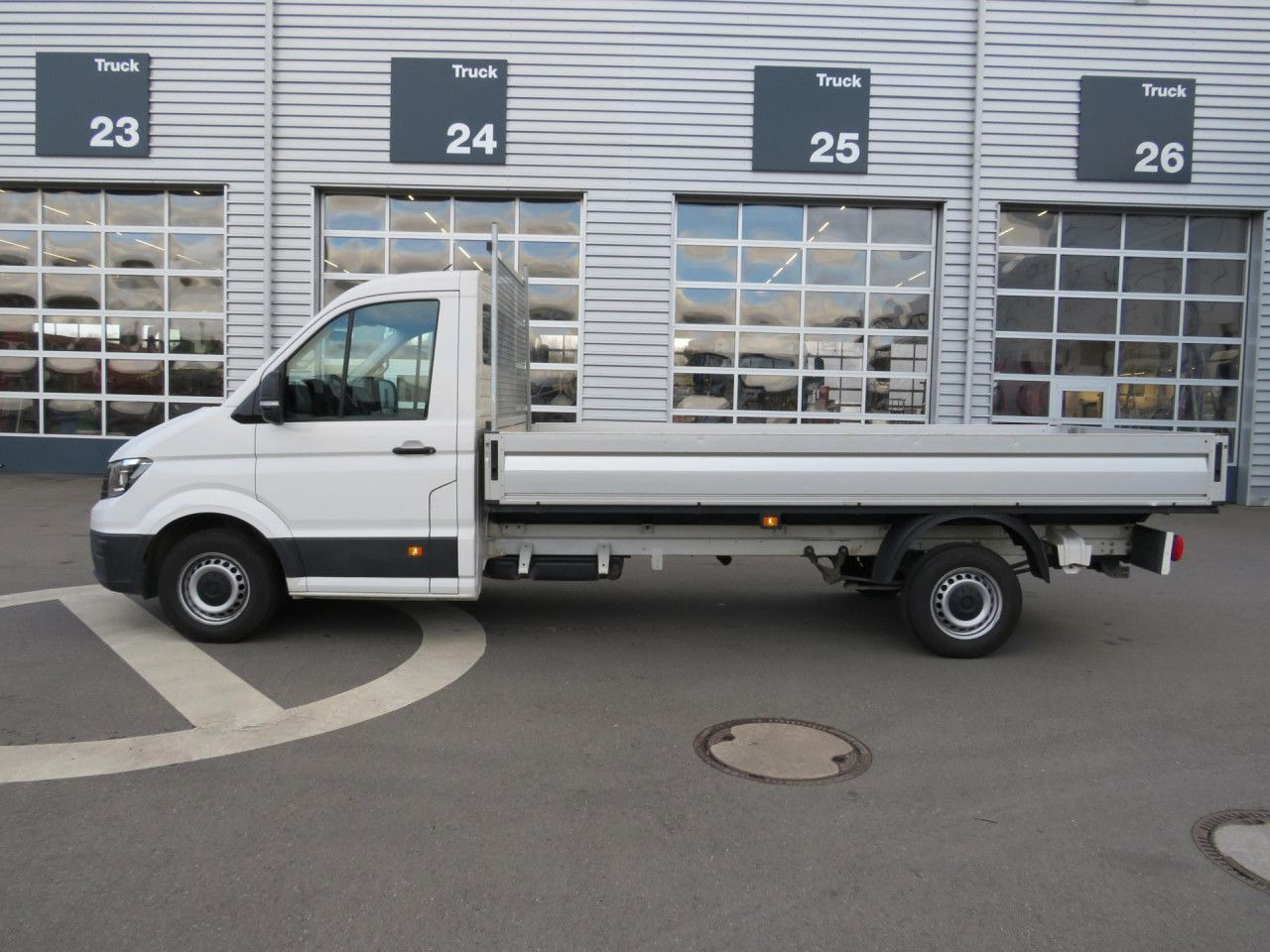 Volkswagen Crafter 35 L4 EK Pritsche Euro6 Klima AHK ZV - כלי רכב מסחרי במיטה שטוחה: תמונה 3 Volkswagen Crafter 35 L4 EK Pritsche Euro6 Klima AHK ZV - כלי רכב מסחרי במיטה שטוחה: תמונה 3