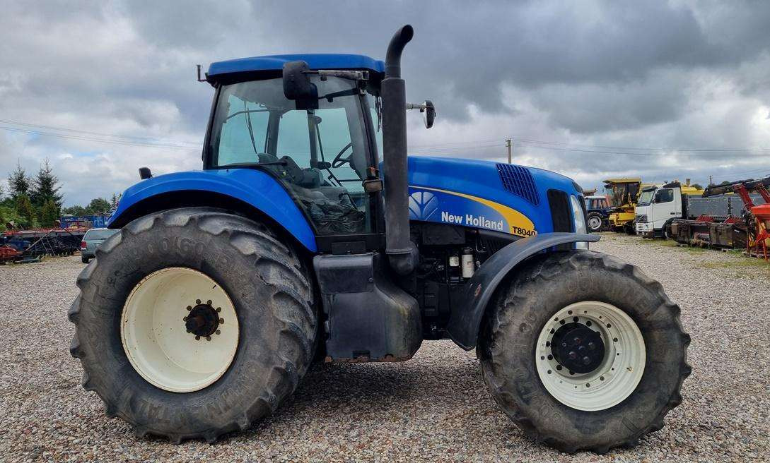 New Holland T8040 - טרקטור חקלאי: תמונה 3 New Holland T8040 - טרקטור חקלאי: תמונה 3