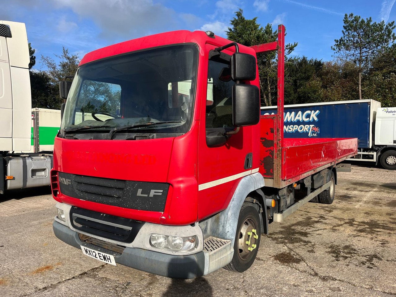 DAF LF 45 160 - משאית צד נופל/ שטוחה: תמונה 2 DAF LF 45 160 - משאית צד נופל/ שטוחה: תמונה 2
