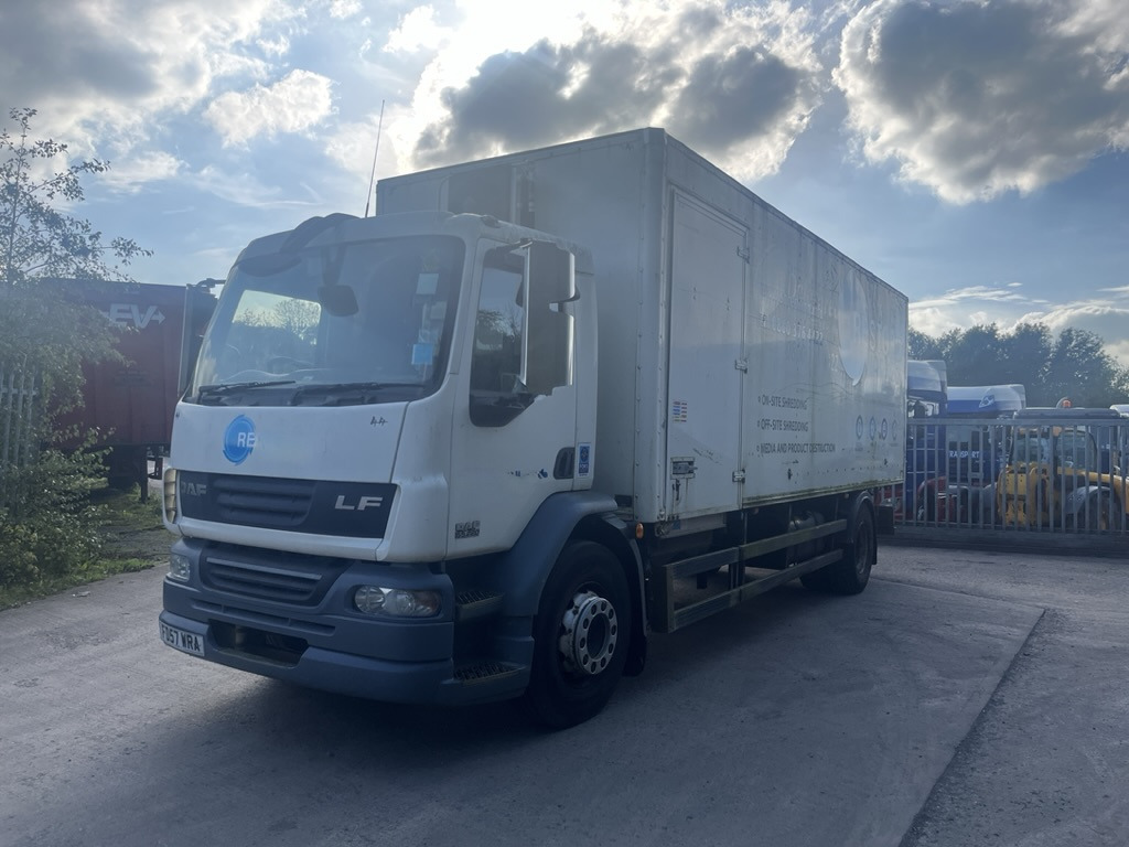 Daf 55LF 220 4x2 Box Van - כלי רכב מסחרי עם תיבה: תמונה 2 Daf 55LF 220 4x2 Box Van - כלי רכב מסחרי עם תיבה: תמונה 2