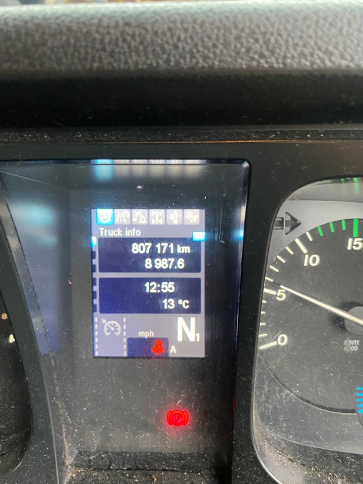 Mercedes 1827 - משאית וילונות צד: תמונה 5 Mercedes 1827 - משאית וילונות צד: תמונה 5