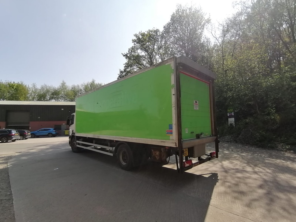 Scania P230 4x2 Box Van - כלי רכב מסחרי עם תיבה: תמונה 3 Scania P230 4x2 Box Van - כלי רכב מסחרי עם תיבה: תמונה 3