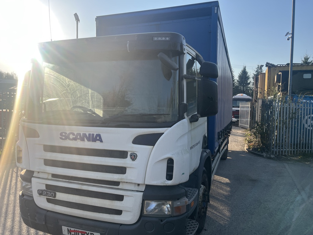 Scania P230 4x2 Curtain side - משאית וילונות צד: תמונה 2 Scania P230 4x2 Curtain side - משאית וילונות צד: תמונה 2
