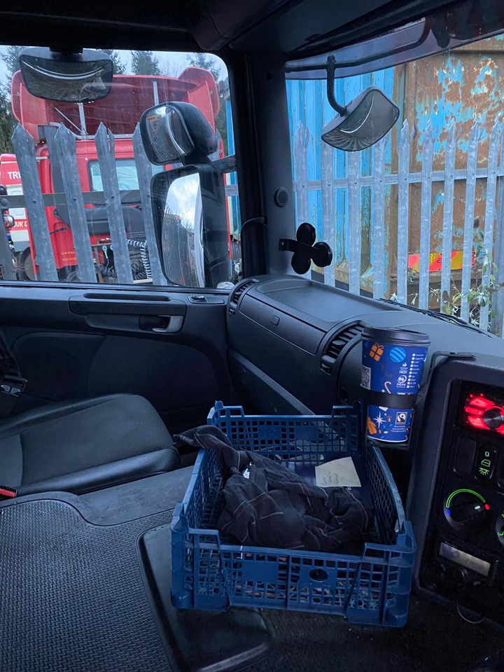 Scania P230 4x2 - כלי רכב מסחרי עם תיבה: תמונה 5 Scania P230 4x2 - כלי רכב מסחרי עם תיבה: תמונה 5