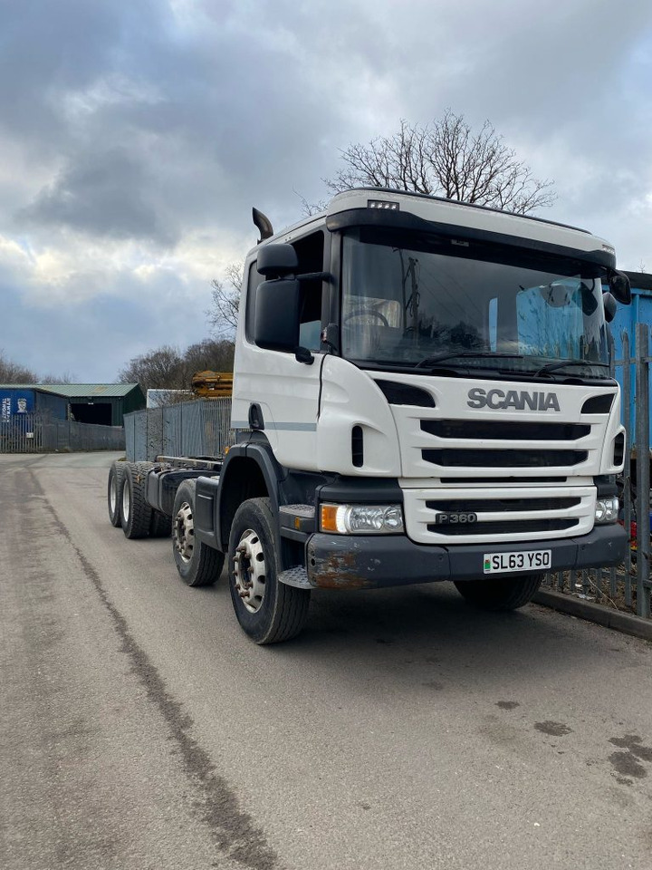 Scania P360 8x4 Chassis Cab - משאית עם שלדת תא: תמונה 1 Scania P360 8x4 Chassis Cab - משאית עם שלדת תא: תמונה 1