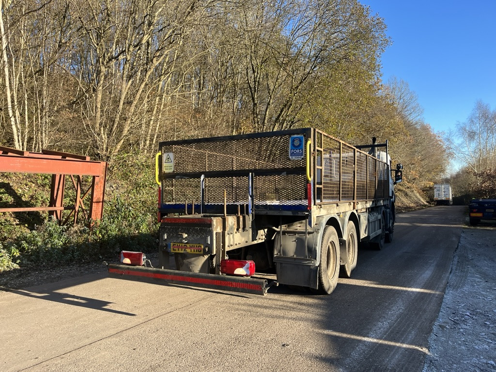Scania P400 8x4 Rigid - משאית צד נופל/ שטוחה: תמונה 5 Scania P400 8x4 Rigid - משאית צד נופל/ שטוחה: תמונה 5