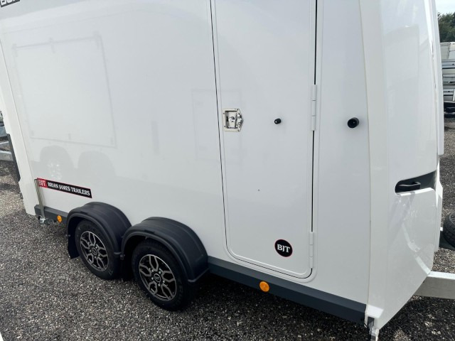 Brian James Box Van 600-3016-27-2-12-W, 3190 x 1580 x 2010 mm, 2,7 to. - קרון נגרר בתיבה סגורה: תמונה 3 Brian James Box Van 600-3016-27-2-12-W, 3190 x 1580 x 2010 mm, 2,7 to. - קרון נגרר בתיבה סגורה: תמונה 3