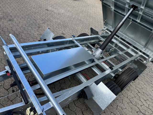 Humbaur 3-Seitenkipper HTK 2700.27 E-Pumpe Alu, 2670 x 1500 x 350 mm, 2,7 to. - קרון נגרר עם מזהיר: תמונה 5 Humbaur 3-Seitenkipper HTK 2700.27 E-Pumpe Alu, 2670 x 1500 x 350 mm, 2,7 to. - קרון נגרר עם מזהיר: תמונה 5