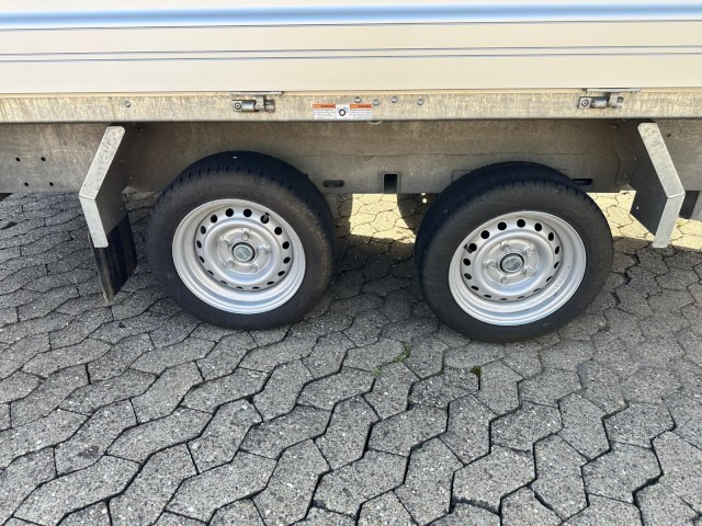 Humbaur 3-Seitenkipper HTK 3000.31 Alu, mit Laubgitteraufsatz, 3140 x 1750 x 350 mm, 3,0 to. - קרון נגרר עם מזהיר: תמונה 3 Humbaur 3-Seitenkipper HTK 3000.31 Alu, mit Laubgitteraufsatz, 3140 x 1750 x 350 mm, 3,0 to. - קרון נגרר עם מזהיר: תמונה 3
