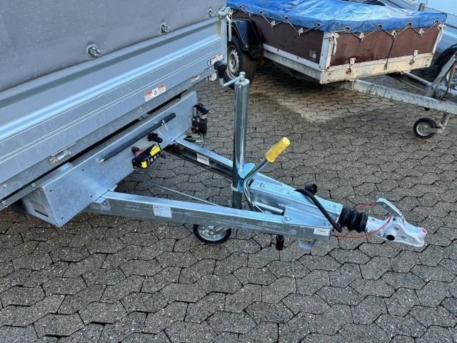 Humbaur 3-Seitenkipper HTK 3500.31 Alu, 3140 x 1750 x 350 mm, 3,5 to. - קרון נגרר עם מזהיר: תמונה 4 Humbaur 3-Seitenkipper HTK 3500.31 Alu, 3140 x 1750 x 350 mm, 3,5 to. - קרון נגרר עם מזהיר: תמונה 4