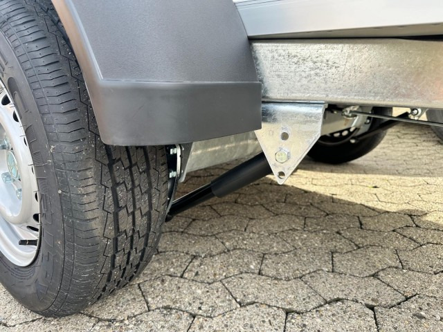 Humbaur Koffer HK 132513-15P, 100 km/h 1,3 t. 2510 x 1310 x 1520 mm - קרון נגרר בתיבה סגורה: תמונה 3 Humbaur Koffer HK 132513-15P, 100 km/h 1,3 t. 2510 x 1310 x 1520 mm - קרון נגרר בתיבה סגורה: תמונה 3