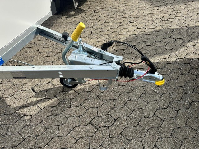 Humbaur Koffer HK 132513-15P, 100 km/h 1,3 t. 2510 x 1310 x 1520 mm - קרון נגרר בתיבה סגורה: תמונה 2 Humbaur Koffer HK 132513-15P, 100 km/h 1,3 t. 2510 x 1310 x 1520 mm - קרון נגרר בתיבה סגורה: תמונה 2