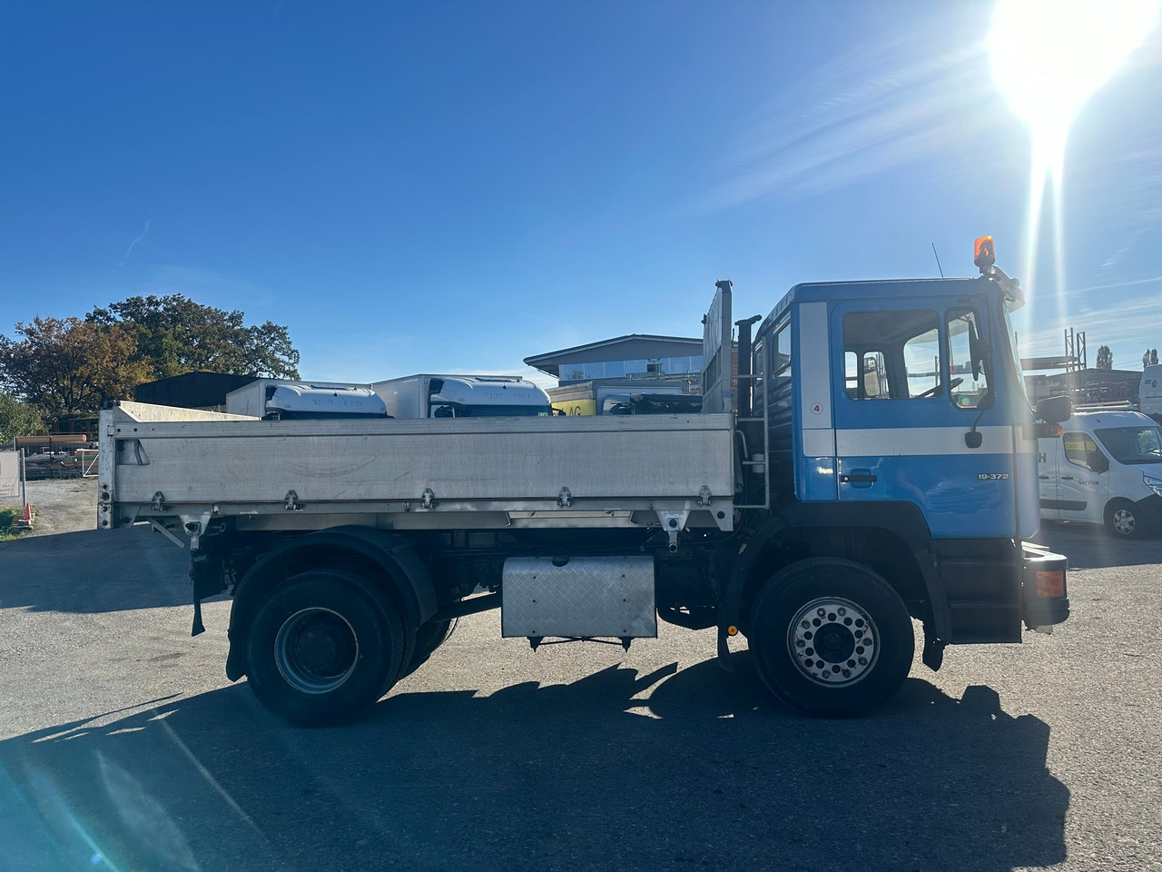 MAN 19.372 4x2 Kipper & Winterdienst - מזהיר: תמונה 3 MAN 19.372 4x2 Kipper & Winterdienst - מזהיר: תמונה 3