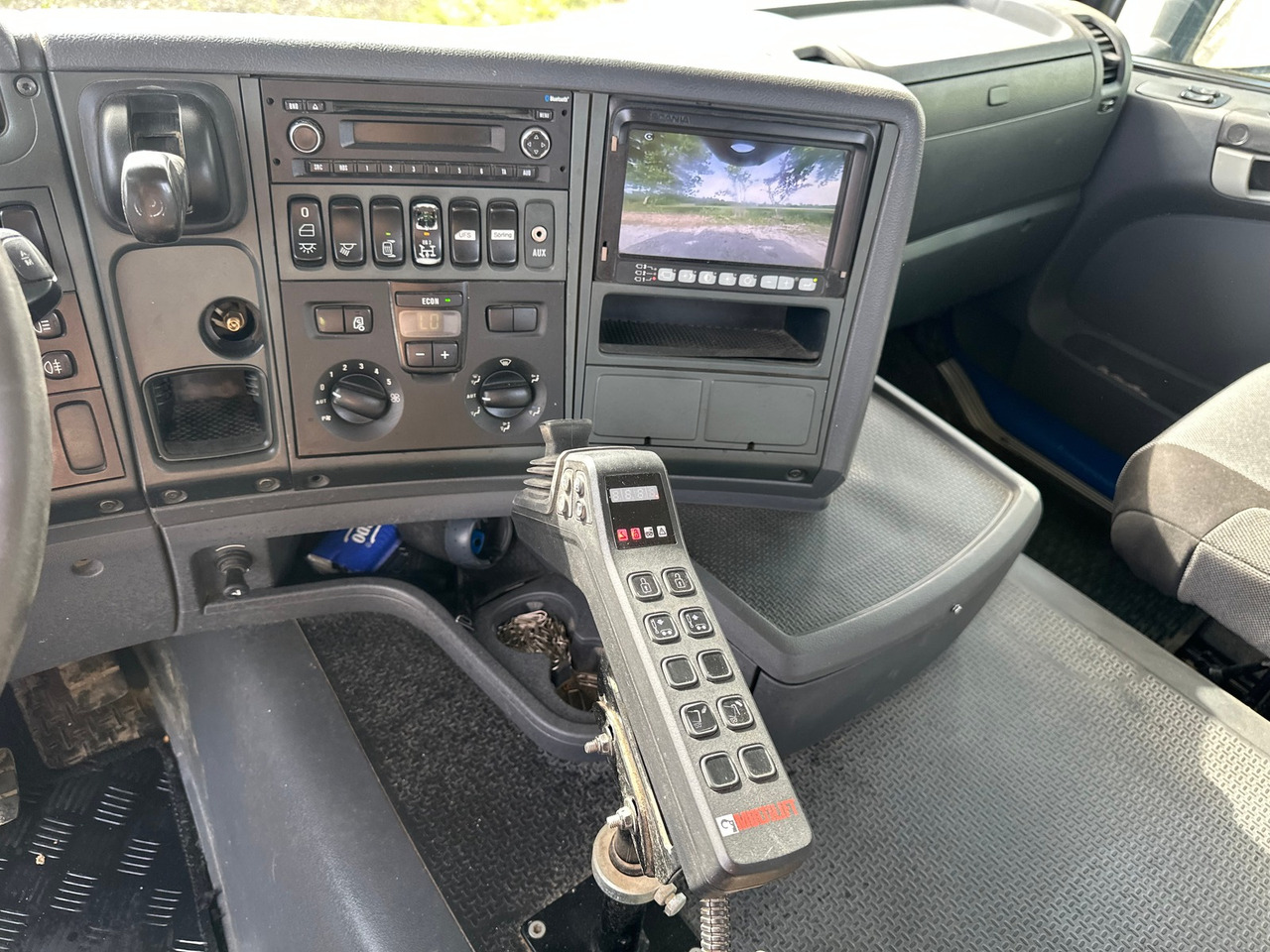 SCANIA G450 8x4 Abrollkipper - משאית הרמת וו: תמונה 2 SCANIA G450 8x4 Abrollkipper - משאית הרמת וו: תמונה 2