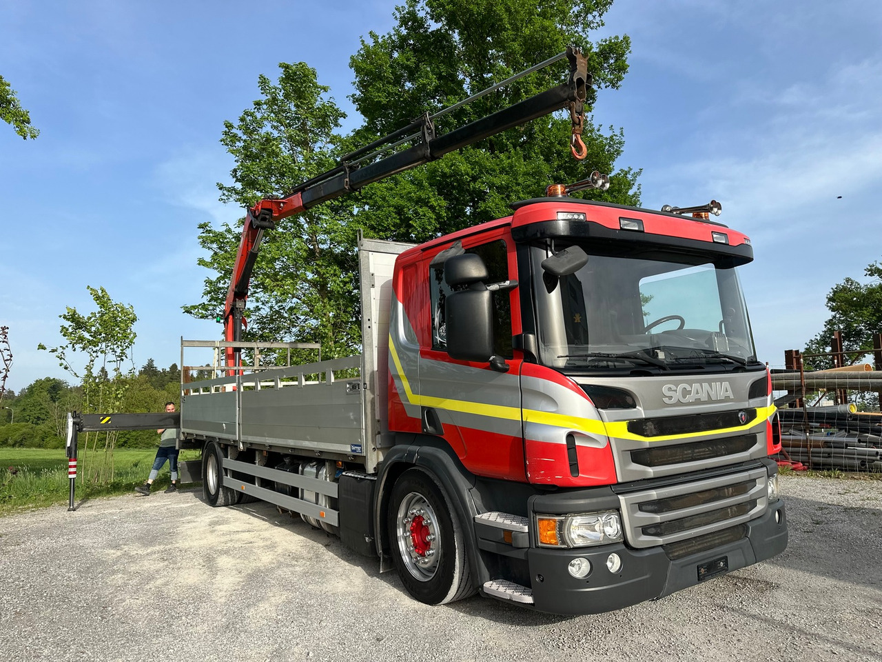 SCANIA P410 Euro6 4x2 Palfinger 13001 - משאית צד נופל/ שטוחה, משאית מנוף: תמונה 2 SCANIA P410 Euro6 4x2 Palfinger 13001 - משאית צד נופל/ שטוחה, משאית מנוף: תמונה 2