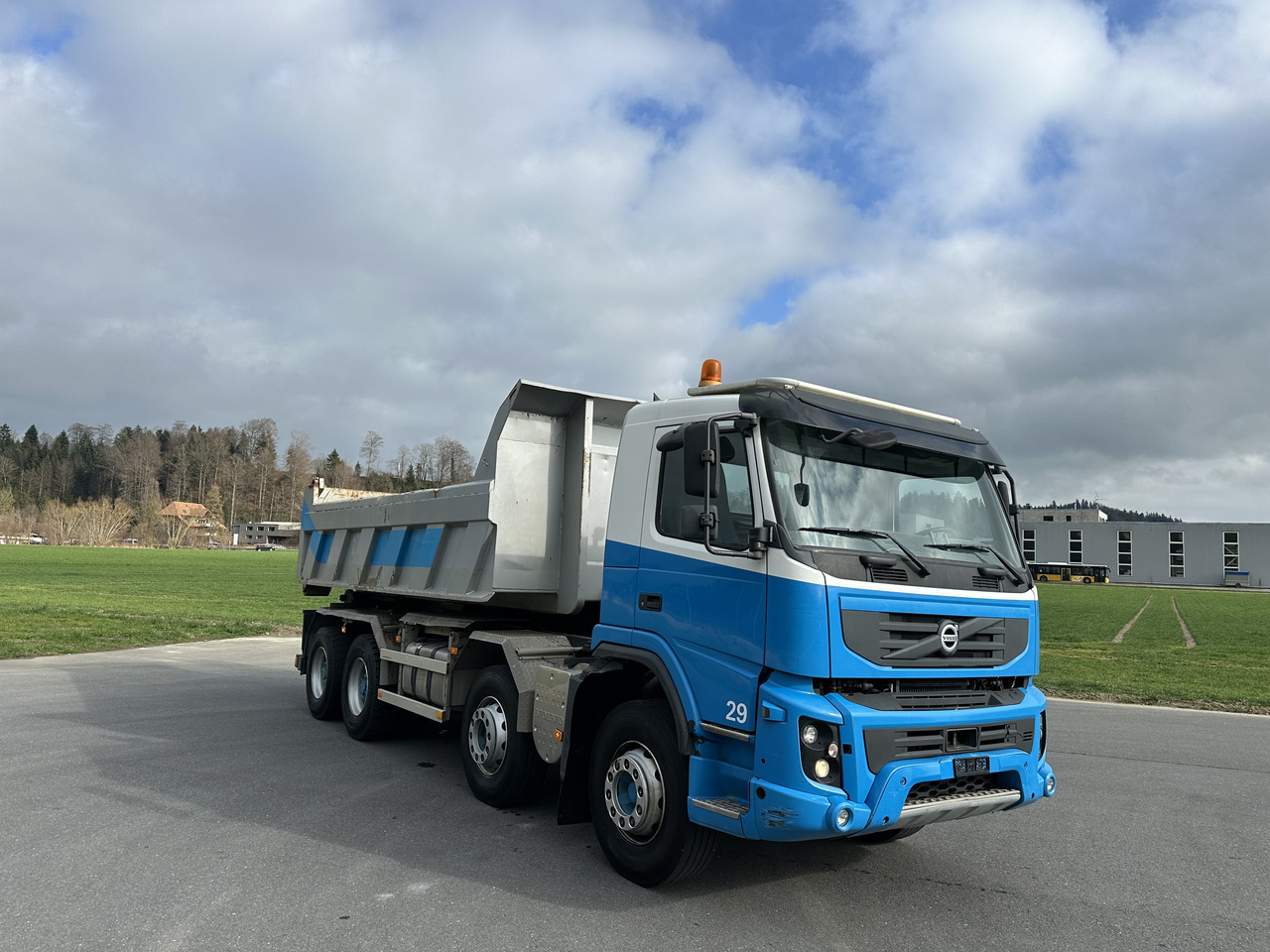 VOLVO FMX 420 440 460 480 8x4 Kettengäret sörling mulde - משאית הרמת וו: תמונה 2 VOLVO FMX 420 440 460 480 8x4 Kettengäret sörling mulde - משאית הרמת וו: תמונה 2