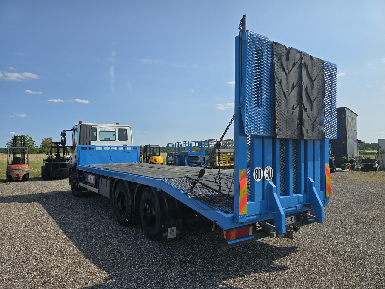 IVECO 260S33 - משאית הובלה אוטומטית: תמונה 2 IVECO 260S33 - משאית הובלה אוטומטית: תמונה 2