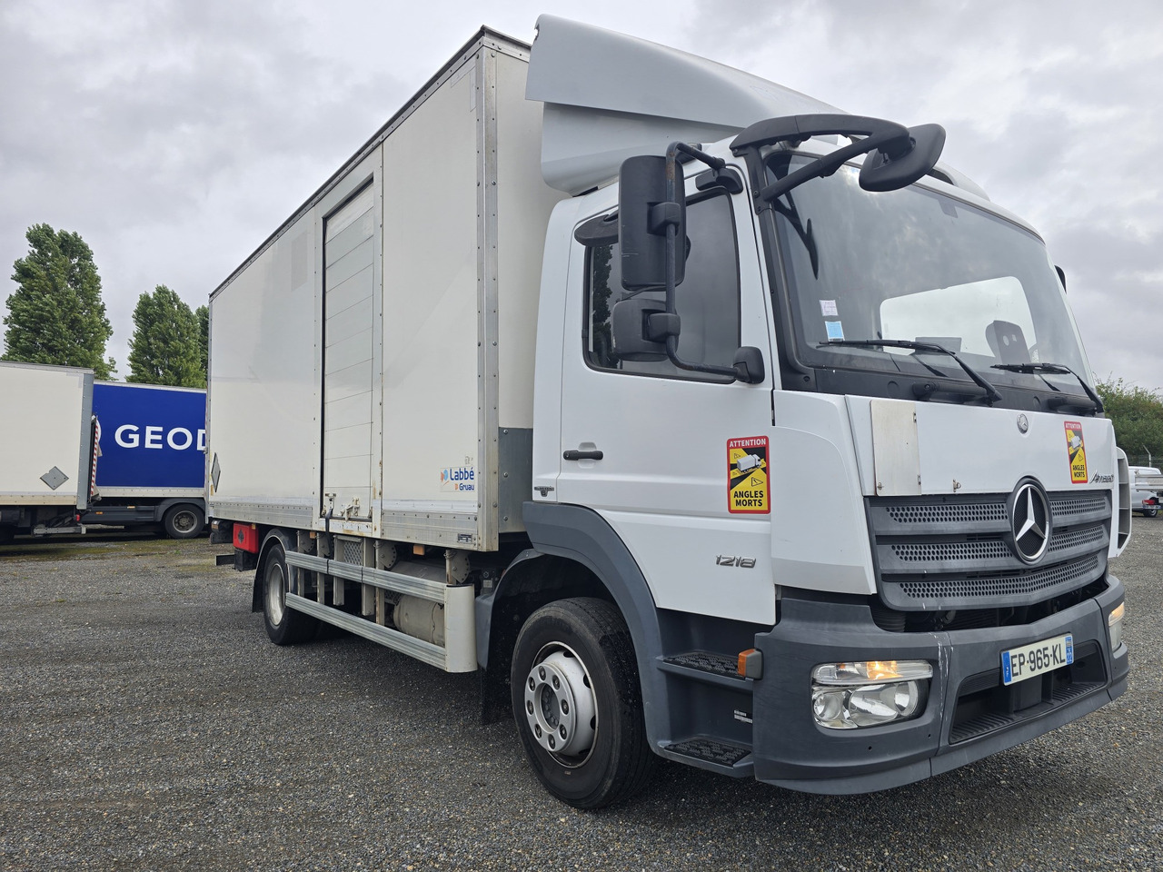 משאית תיבה MERCEDES-BENZ Atego 1218 - Bo - LIFT - SIDE DOOR - ADR: תמונה 1