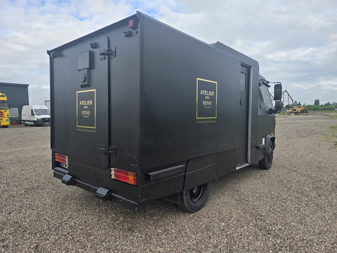 Mercedes Vario 816 - רכב אספן: תמונה 4 Mercedes Vario 816 - רכב אספן: תמונה 4