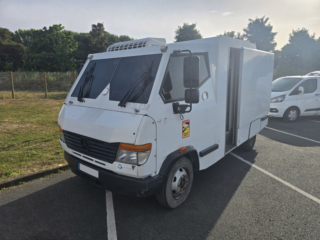 Mercedes Vario 816 - רכב אספן: תמונה 2 Mercedes Vario 816 - רכב אספן: תמונה 2