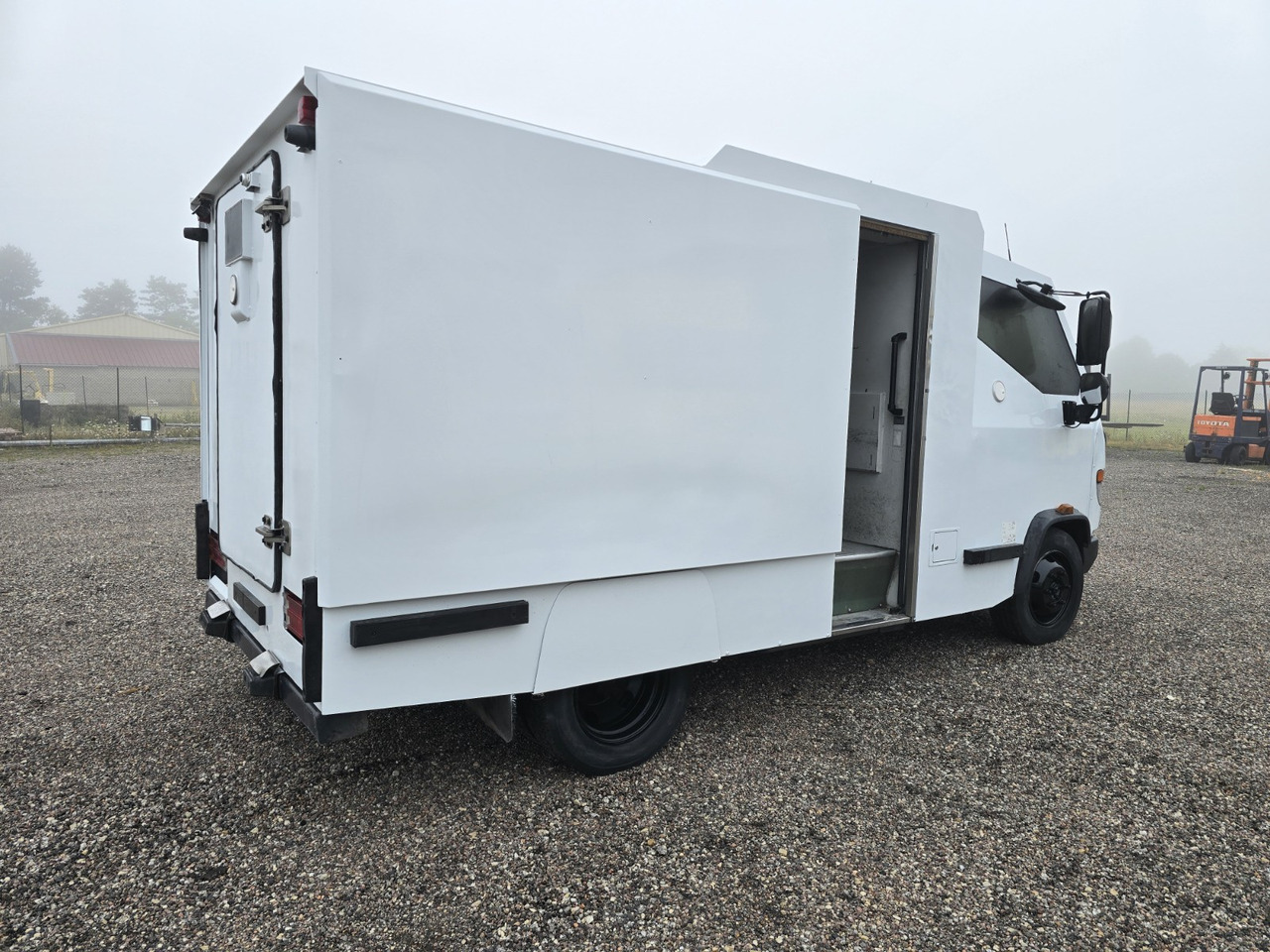 Mercedes Vario 816 - רכב אספן: תמונה 4 Mercedes Vario 816 - רכב אספן: תמונה 4