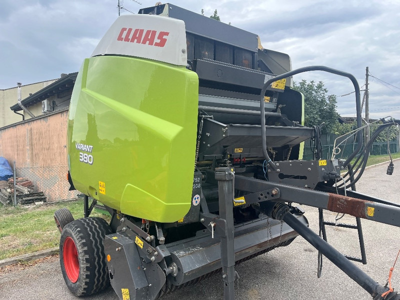 Claas Variant 380 - מכונת צרור עגולה: תמונה 1 Claas Variant 380 - מכונת צרור עגולה: תמונה 1