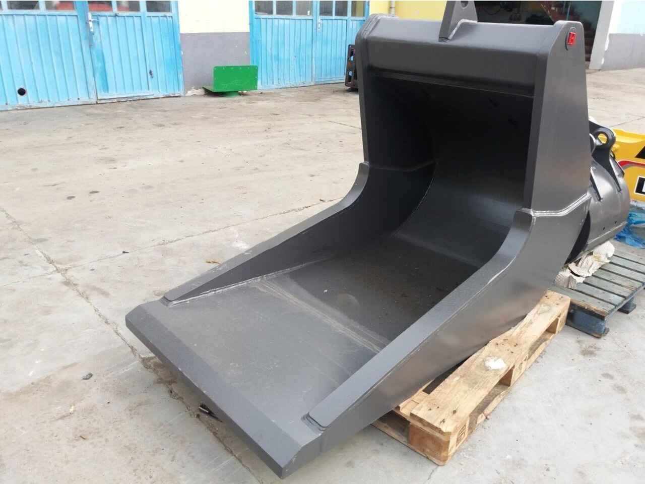 BALAVTO quarry bucket 1000 mm - דלי מחפר עבור מכונת בנייה: תמונה 3 BALAVTO quarry bucket 1000 mm - דלי מחפר עבור מכונת בנייה: תמונה 3