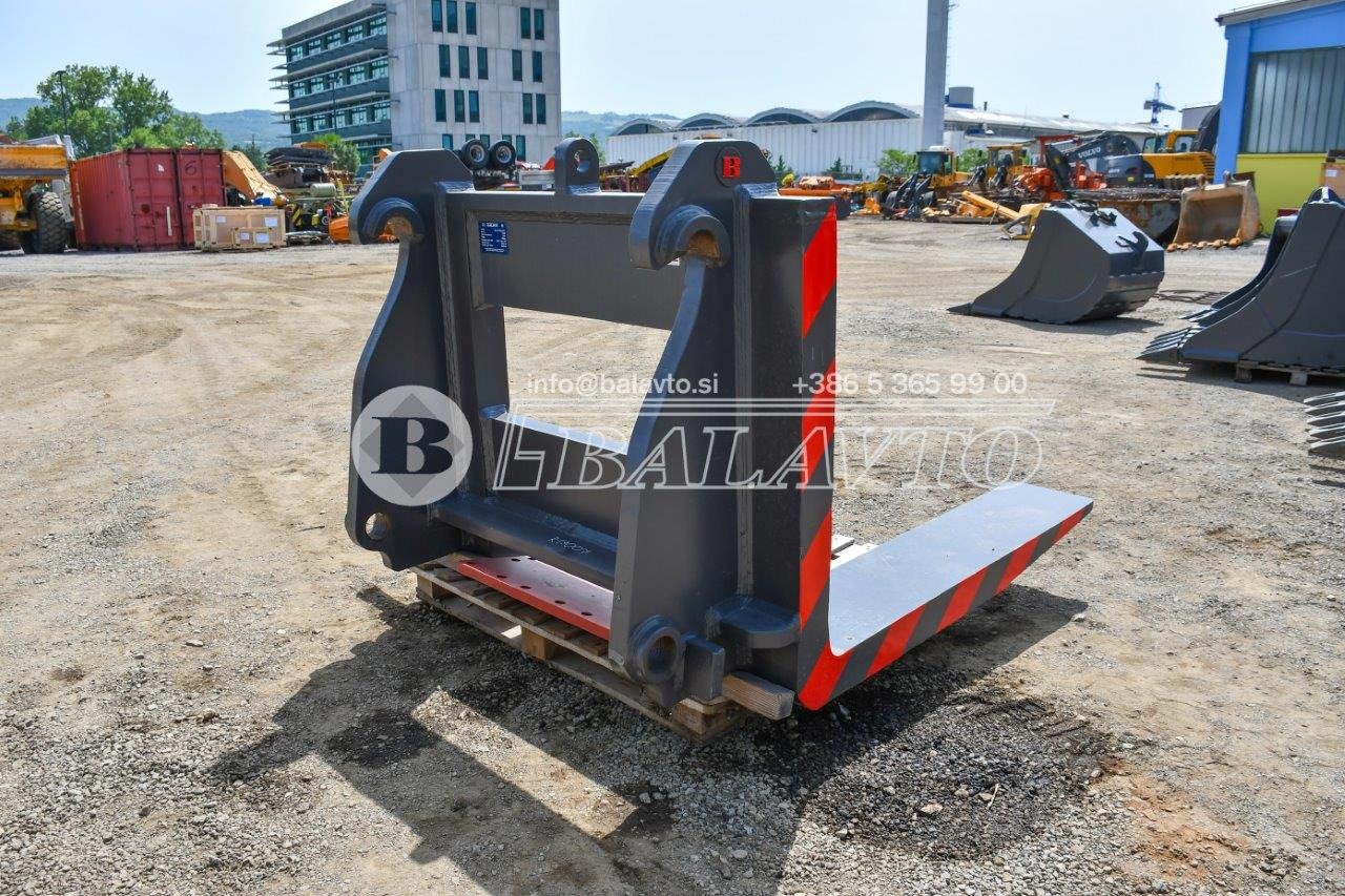 Balavto Block handling forks for Volvo L220 and L180 - מזלגות עבור מעמיס: תמונה 5 Balavto Block handling forks for Volvo L220 and L180 - מזלגות עבור מעמיס: תמונה 5