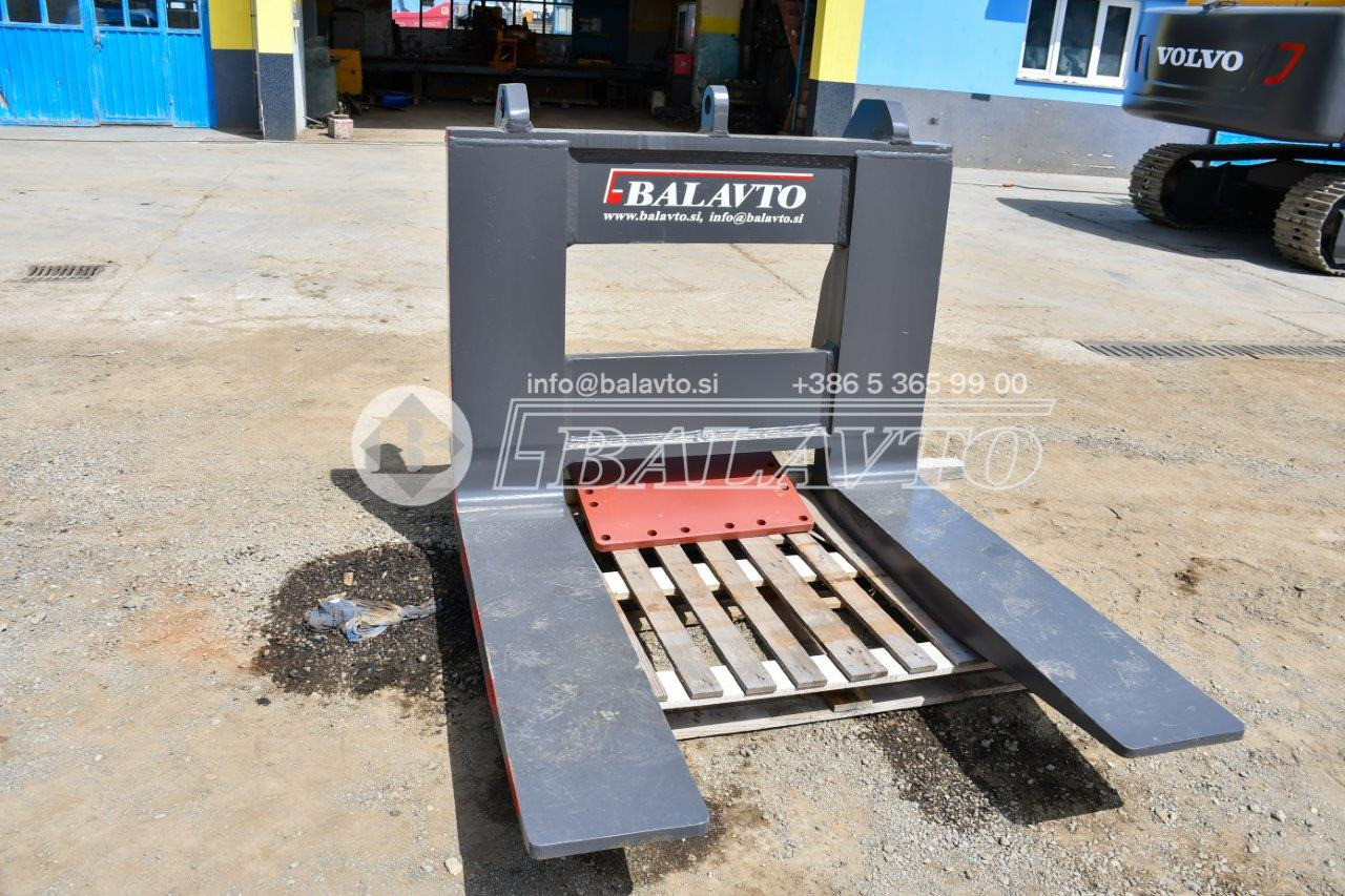 Balavto Block handling forks for Volvo L220 and L180 - מזלגות עבור מעמיס: תמונה 3 Balavto Block handling forks for Volvo L220 and L180 - מזלגות עבור מעמיס: תמונה 3