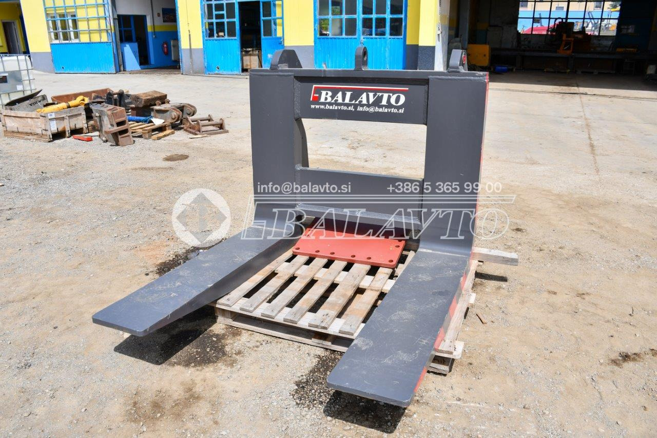 Balavto Block handling forks for Volvo L220 and L180 - מזלגות עבור מעמיס: תמונה 2 Balavto Block handling forks for Volvo L220 and L180 - מזלגות עבור מעמיס: תמונה 2