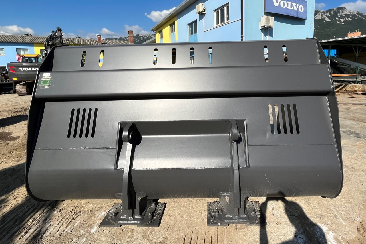 Balavto Loader bucket 3000 mm - דלי מעמיס: תמונה 4 Balavto Loader bucket 3000 mm - דלי מעמיס: תמונה 4