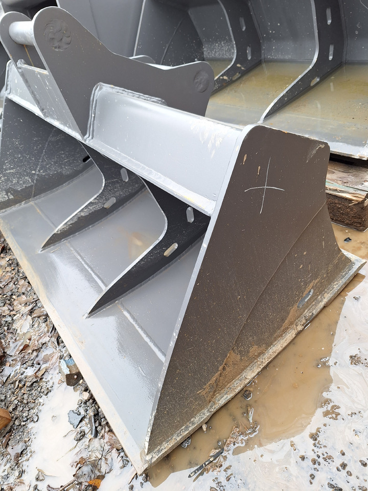 Balavto Slope bucket 1600 mm Volvo S60 - דלי: תמונה 2 Balavto Slope bucket 1600 mm Volvo S60 - דלי: תמונה 2