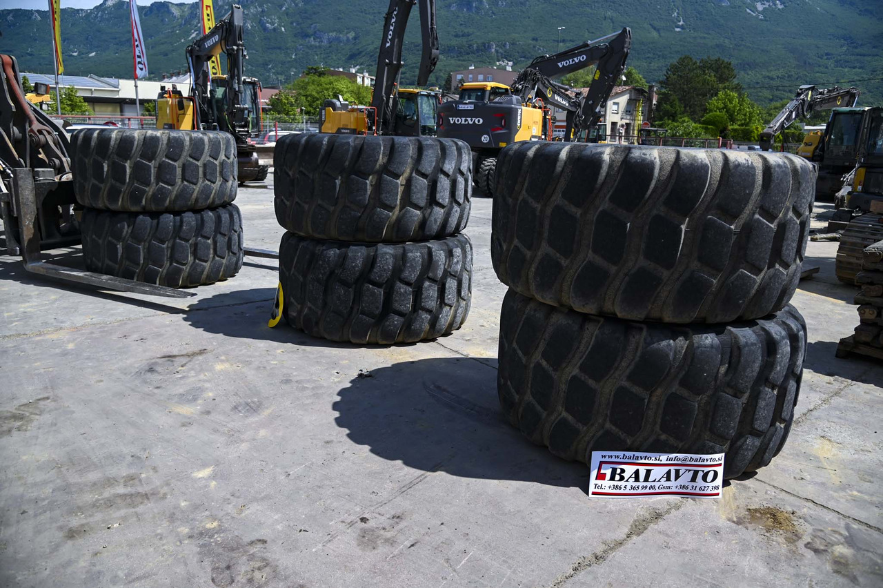 Bridgestone tires 30/65R25 with rims - חבילת גלגלים וצמיגים עבור מסיר פסולת: תמונה 3 Bridgestone tires 30/65R25 with rims - חבילת גלגלים וצמיגים עבור מסיר פסולת: תמונה 3