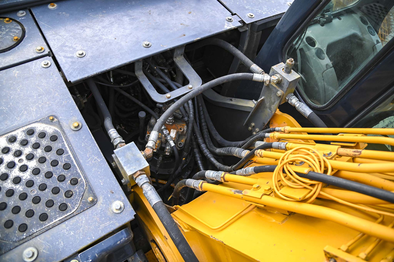 מחפר סורק CASE CX240B: תמונה 42 מחפר סורק CASE CX240B: תמונה 42