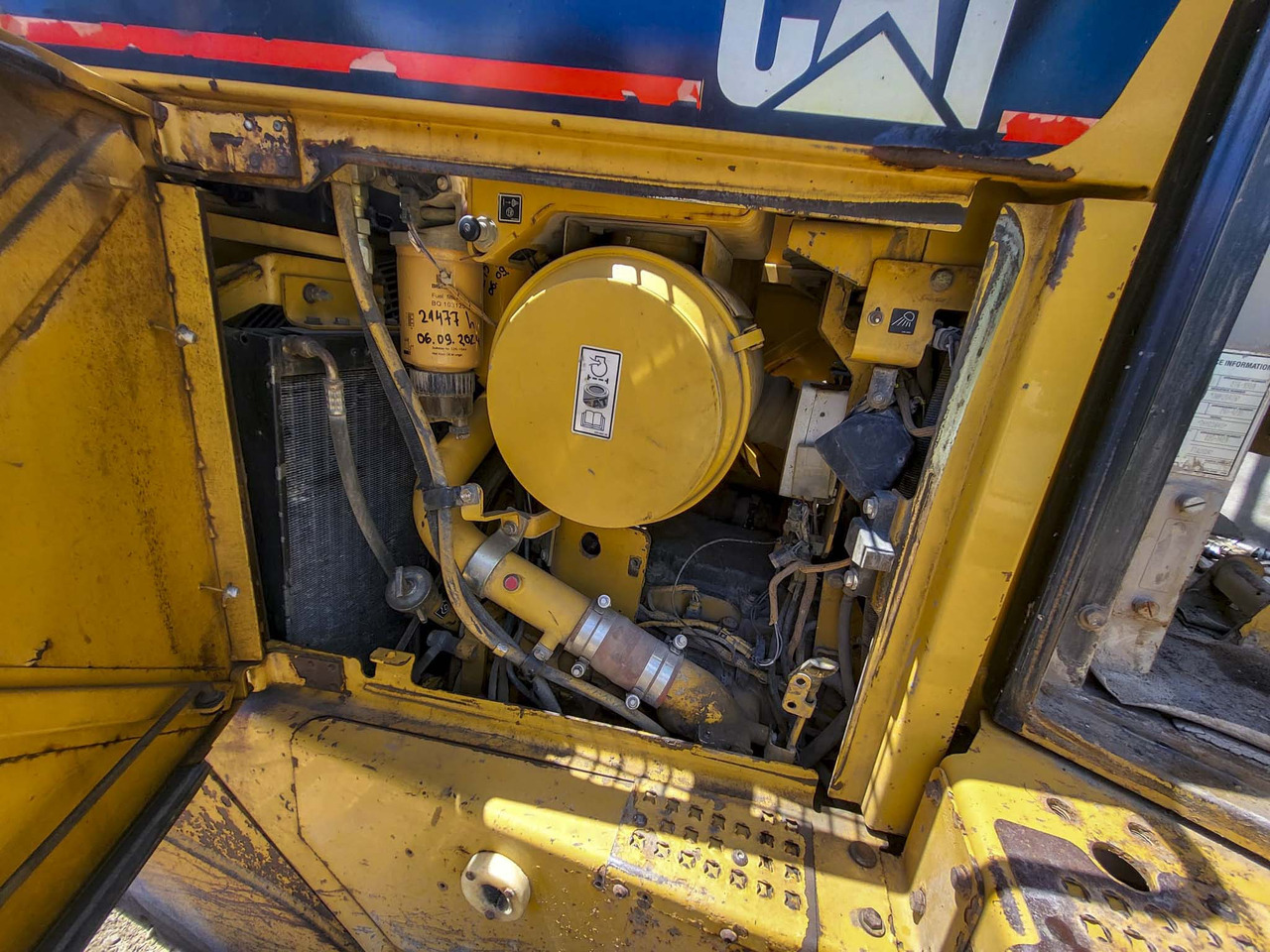 דחפור CATERPILLAR D6R: תמונה 19