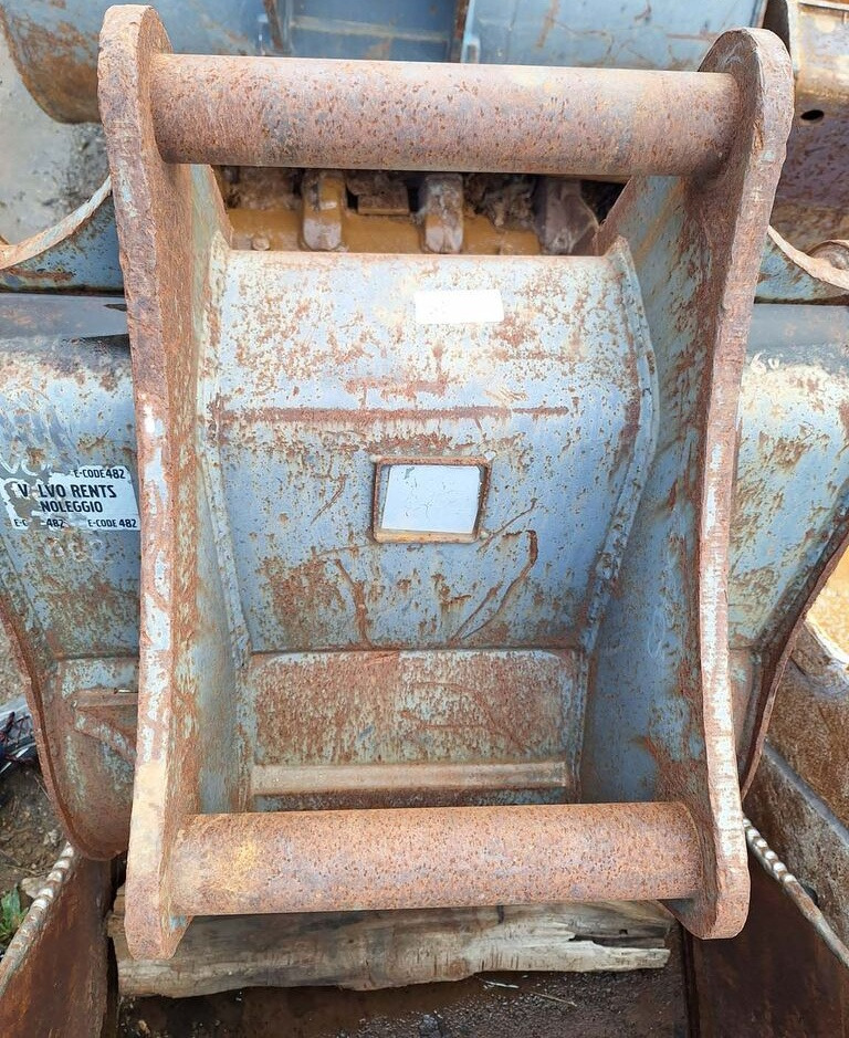 Digging bucket 800 mm Volvo S60 - דלי מחפר: תמונה 2 Digging bucket 800 mm Volvo S60 - דלי מחפר: תמונה 2