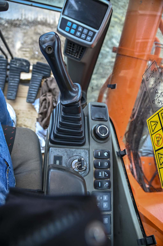 מחפר סורק Doosan DX340LC: תמונה 48