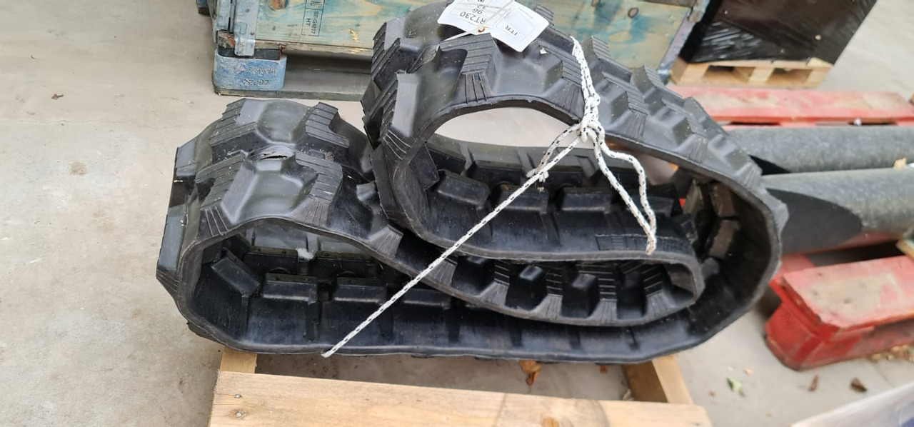 ITR 230x96x32 - רצועה עבור מכונת בנייה: תמונה 3 ITR 230x96x32 - רצועה עבור מכונת בנייה: תמונה 3